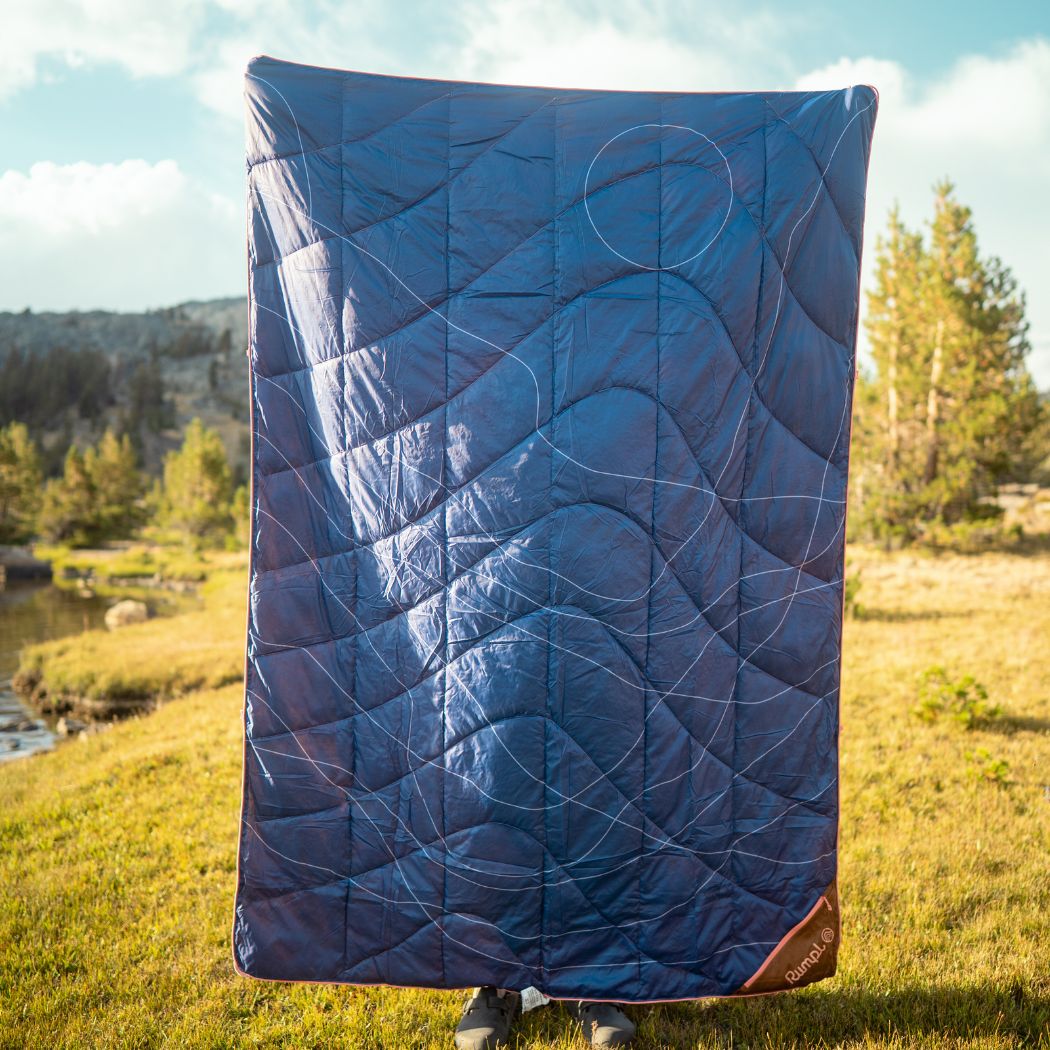 Backcountry Puffy Blanket - Trace Valley Marionberry - Image 11