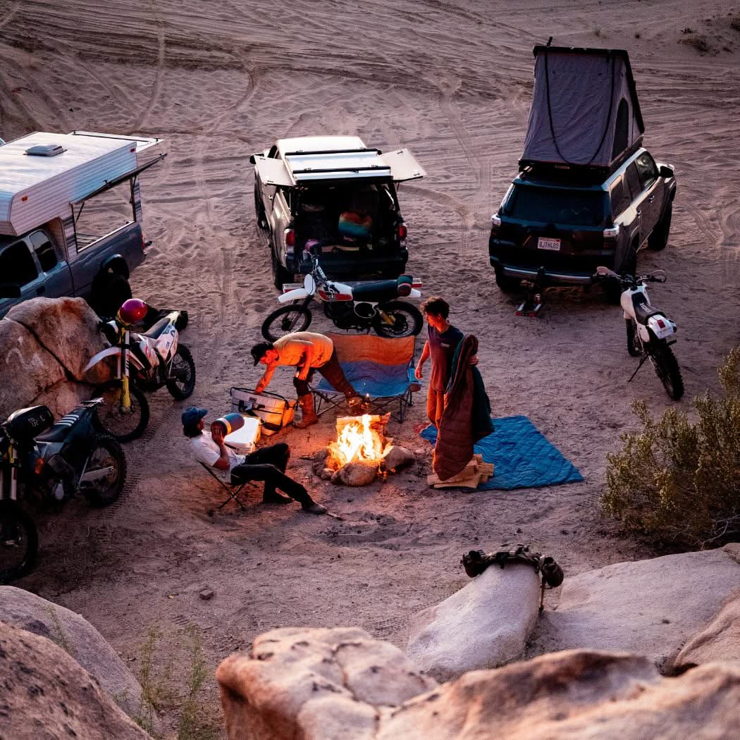 Flame Puffy Blanket - Hot Moss - Image 11