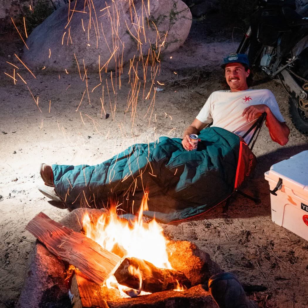 Flame Puffy Blanket - Hot Moss - Image 9