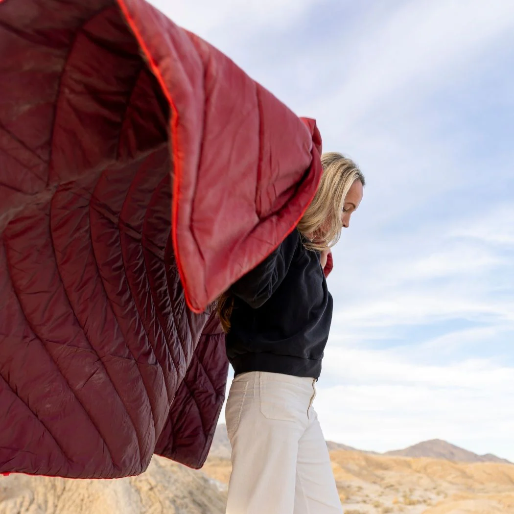 Original Puffy Blanket - Fig Cherry - Image 9